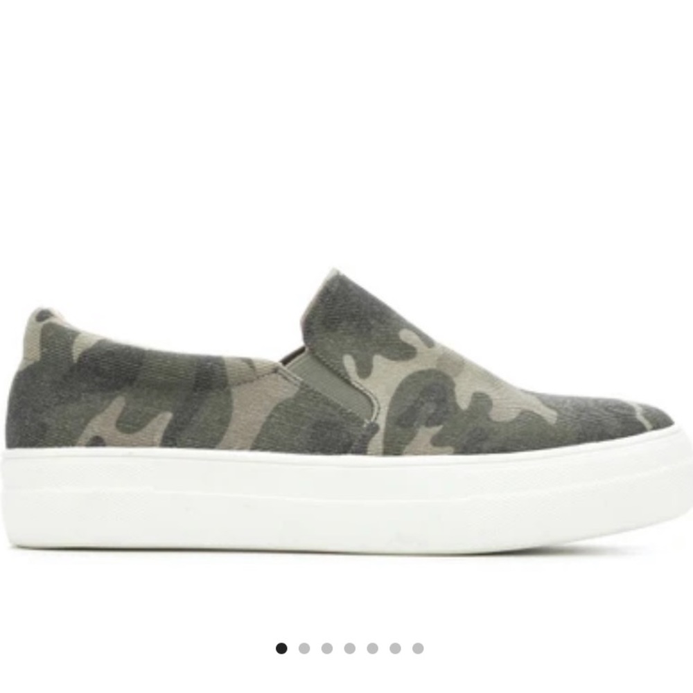Camouflage slip on sneakers 6.5